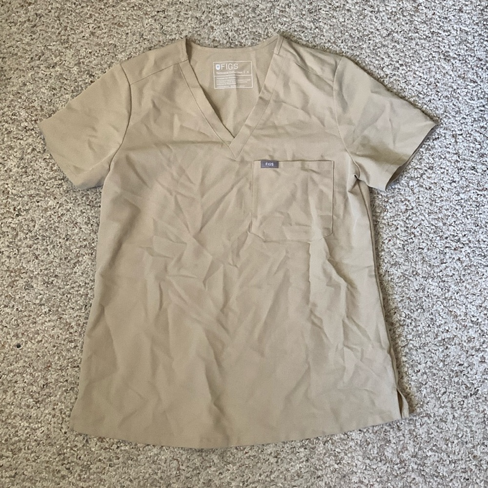 Figs scrub top